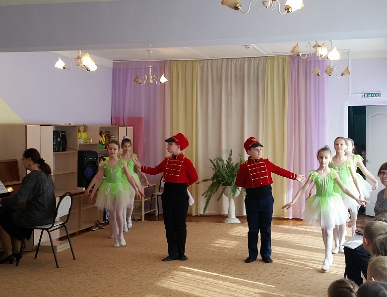 ДШИ с большим успехом выступила перед воспитанниками Детского сада № 21 