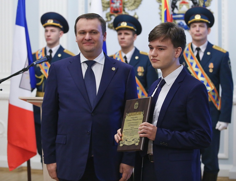 Поздравляем студента I курса специальности «фортепиано» Тимофея Колываенко