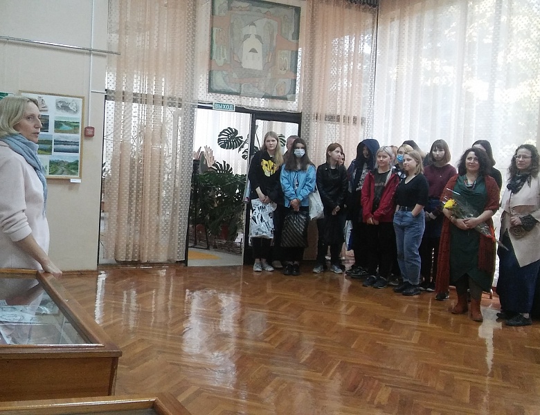 5 октября в стенах колледжа искусств открылась выставка "Воздушное пространство"
