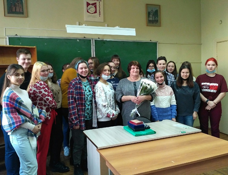 Встреча с выпускницей культурно-просветительного училища 1980 года прошла на специальности "Библиотековедение" 27 января