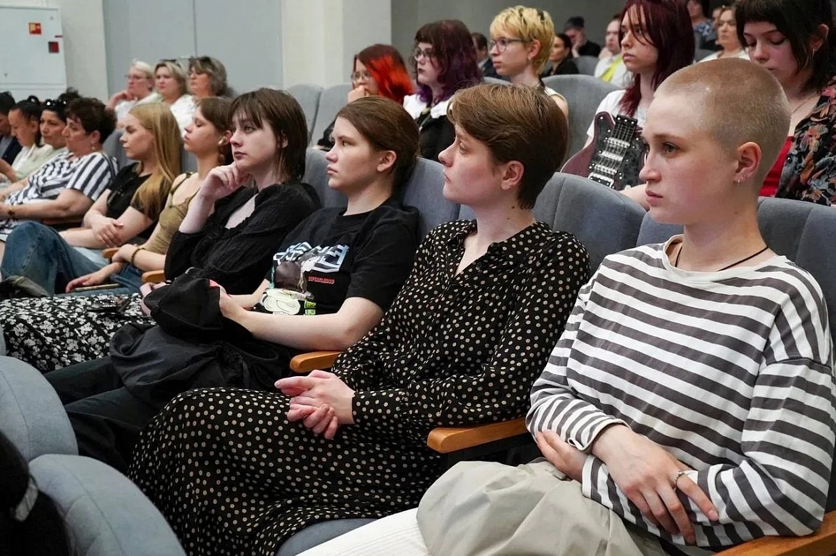Искусство и карьера: встреча в Новгородском областном колледже искусств им. С.В. Рахманинова